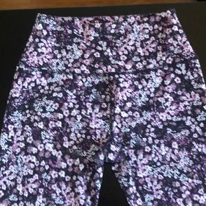 Reebok size M 25” inseam